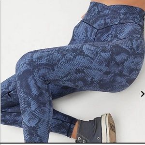 Aerie offline high rise crossover leggings